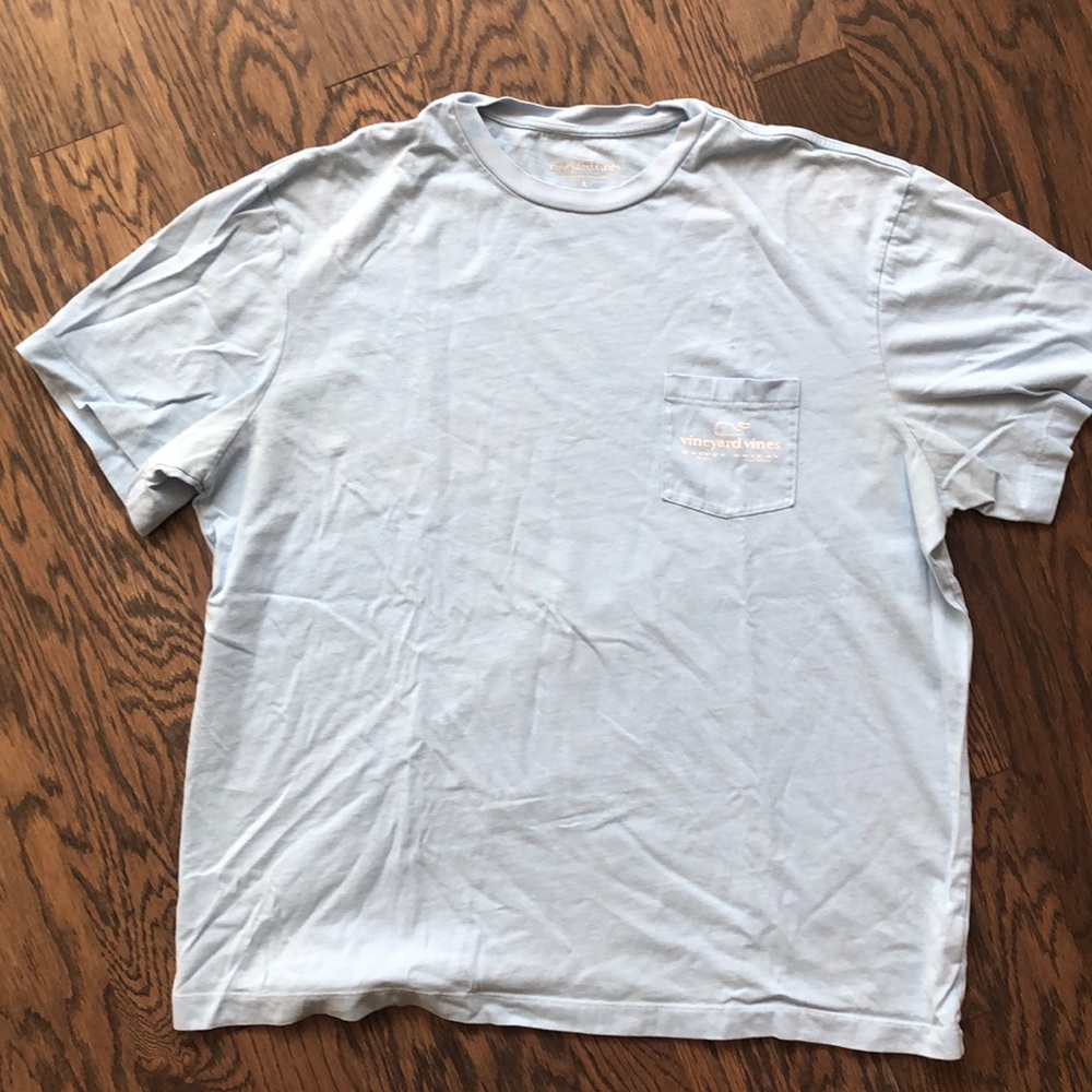 Vineyard vine pocket T-shirt